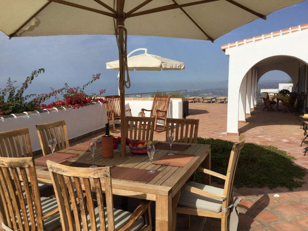 Villa Perla Blanca Sayalonga Exteriér fotografie