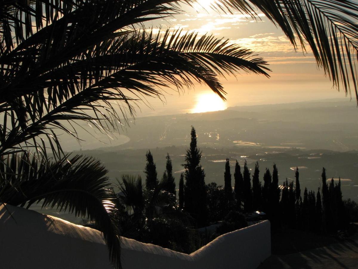 Villa Perla Blanca Sayalonga Exteriér fotografie