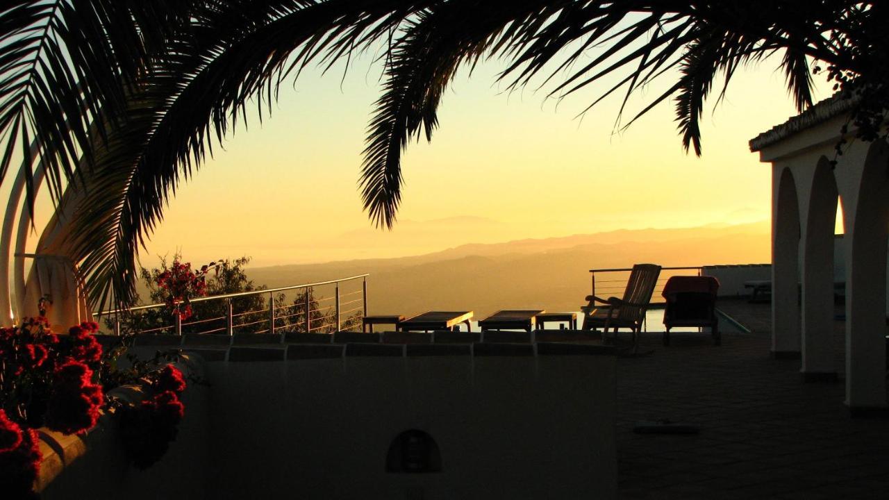 Villa Perla Blanca Sayalonga Exteriér fotografie