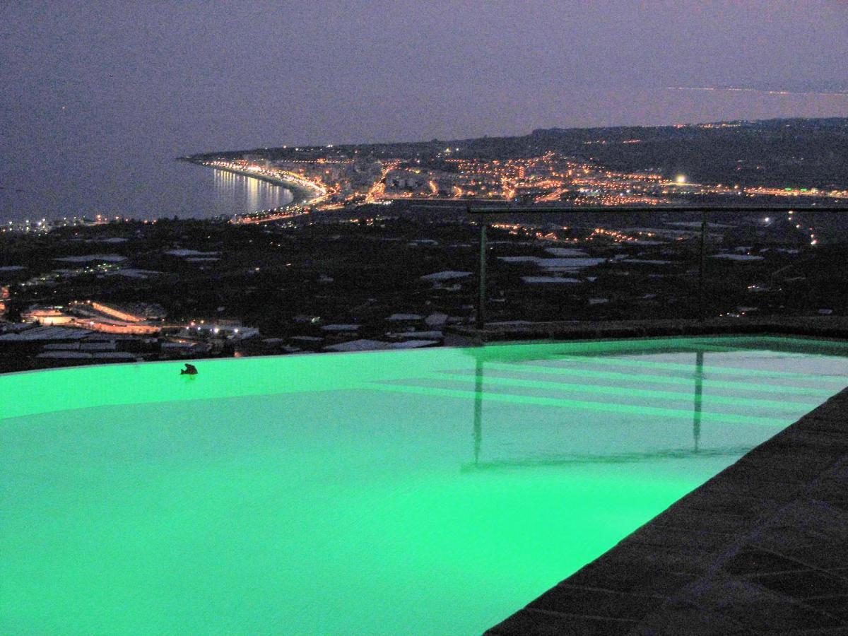 Villa Perla Blanca Sayalonga Exteriér fotografie